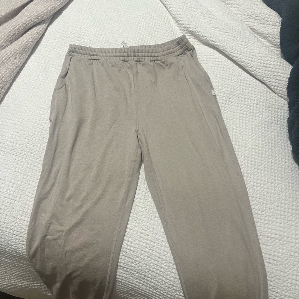 Vuori Women's light tan Performance Joggers
